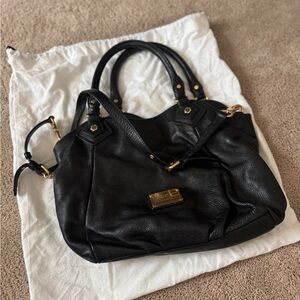Elegant Black Leather Shoulder Bag